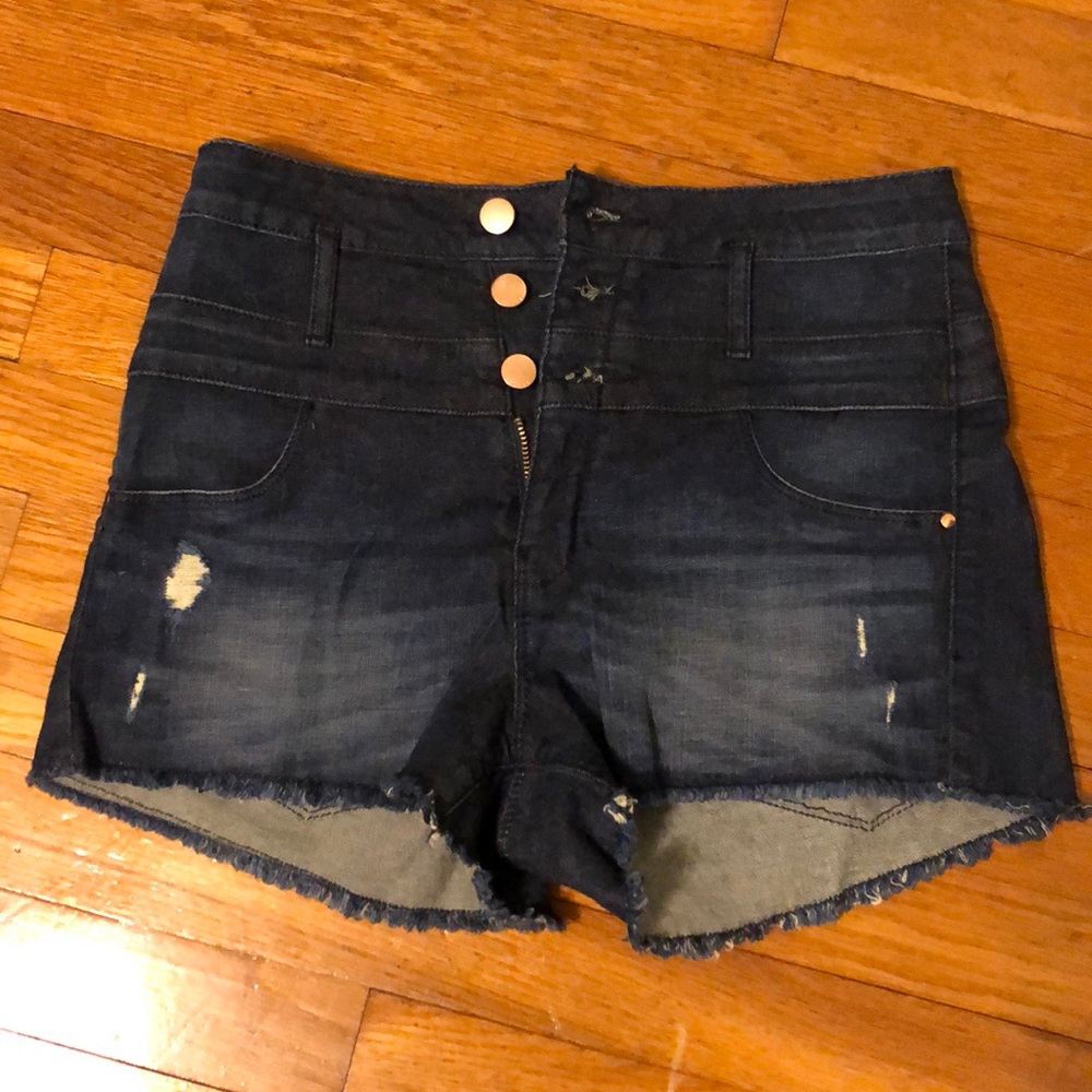 Cut off high waisted shorts
